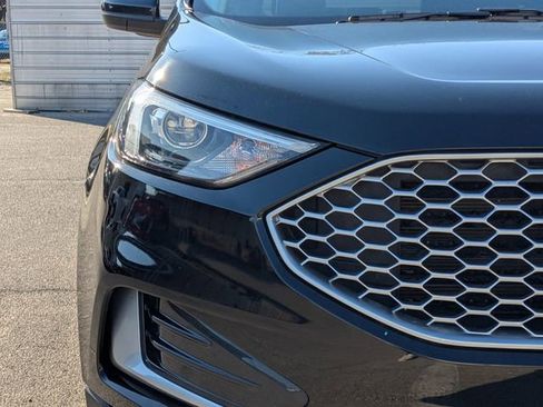 Used 2024 Ford Edge SEL image 9
