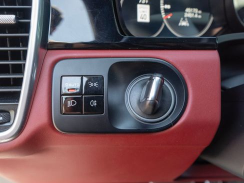 Certified 2020 Porsche Cayenne Turbo image 19