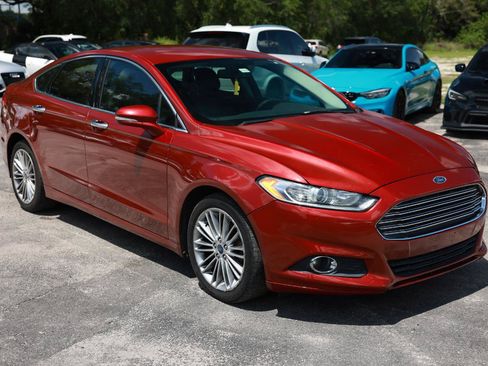 Used 2014 Ford Fusion SE w/ Equipment Group 202A FWD image 15