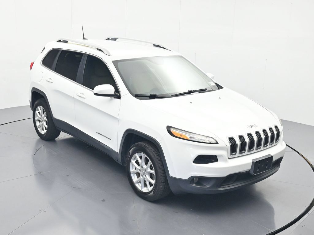 Used 2016 Jeep Cherokee Latitude FWD image 31