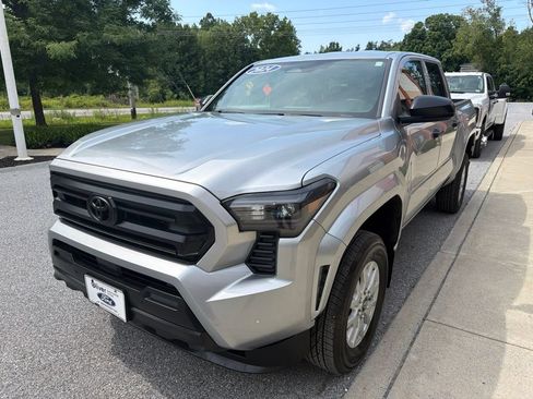 Used 2024 Toyota Tacoma SR w/ SR Upgrade Package AWD/4WD image 3