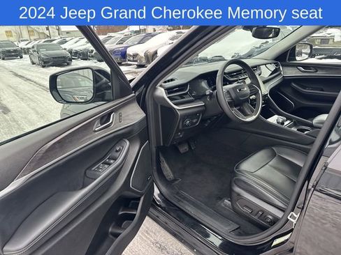 Used 2024 Jeep Grand Cherokee Limited 4xe image 12