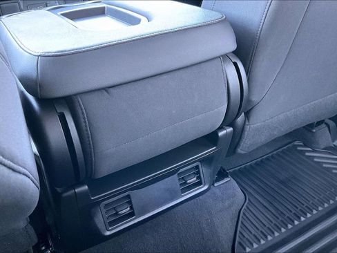 Used 2022 Chevrolet Silverado 2500 Custom image 32