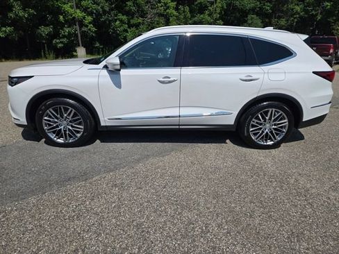 Used 2024 Acura MDX SH-AWD w/ Advance Package image 2