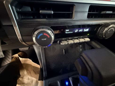 New 2026 Toyota 4Runner SR5 AWD/4WD image 17