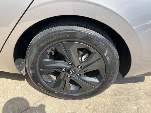 Used 2023 Hyundai Elantra SEL FWD image 10