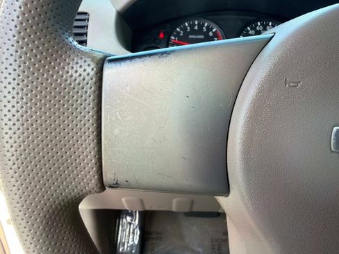 Used 2012 Nissan Frontier SV image 29