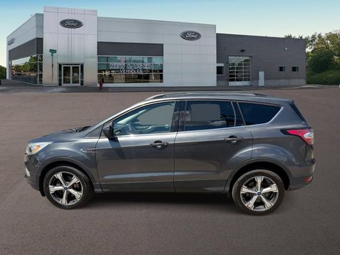 Used 2017 Ford Escape SE w/ Equipment Group 201A AWD/4WD image 6