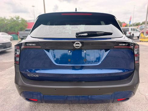 Used 2026 Nissan Kicks SV FWD image 9
