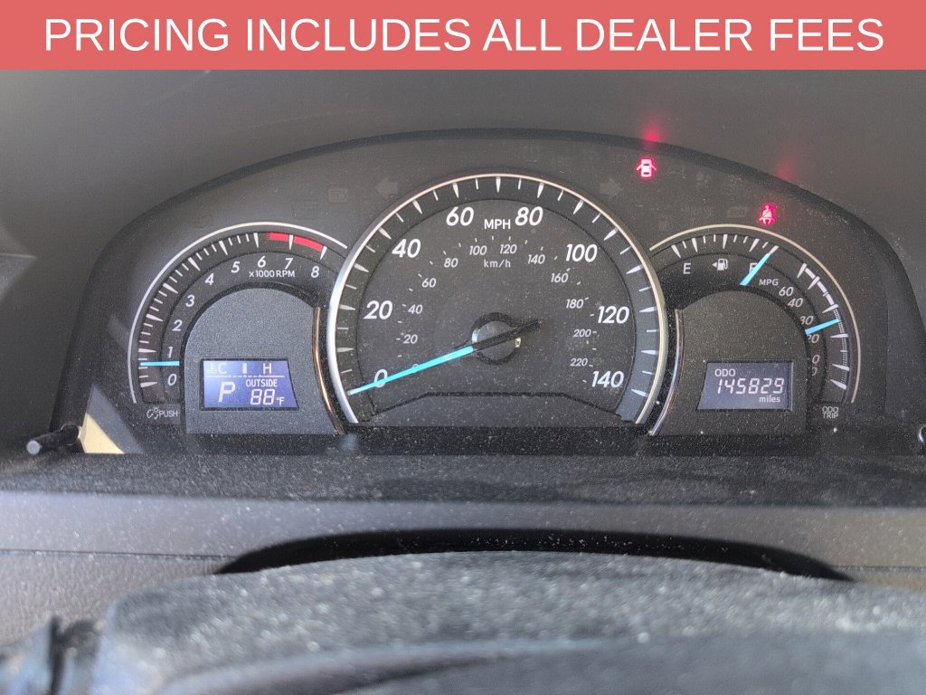 Used 2012 Toyota Camry LE FWD image 3