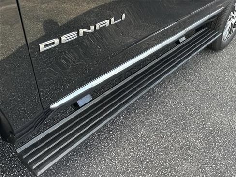 New 2026 GMC Yukon Denali w/ Denali Reserve Package AWD/4WD image 18