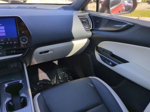 Used 2024 Lexus NX 250 FWD image 16