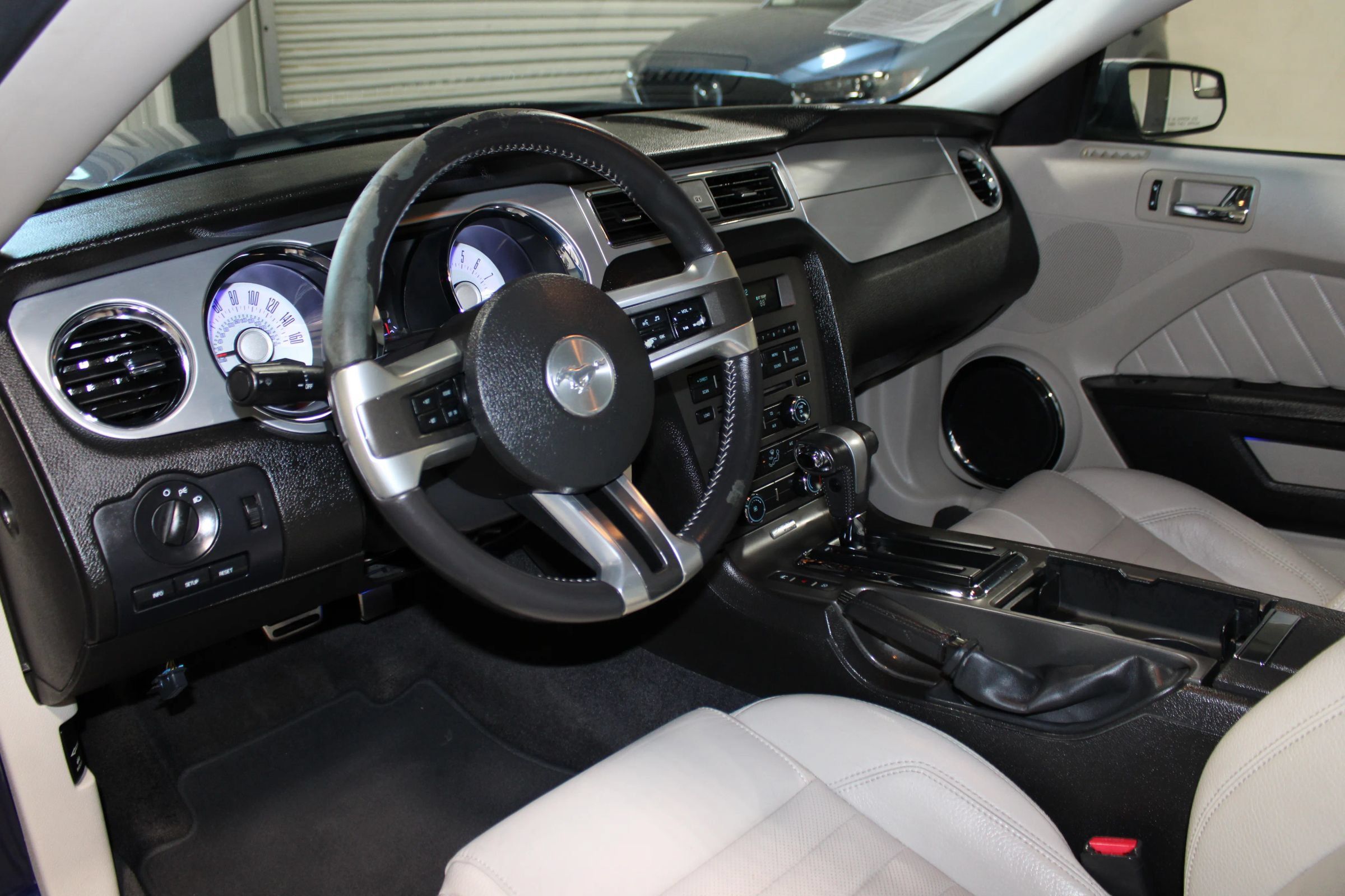 Used 2011 Ford Mustang Premium w/ Security Pkg RWD image 19