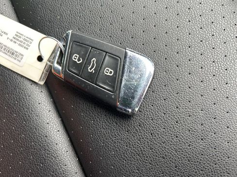 Used 2021 Volkswagen Atlas SE image 30