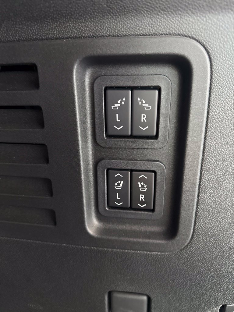 Used 2024 GMC Acadia Denali FWD image 10