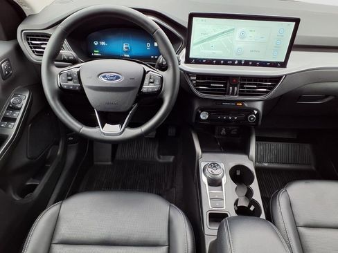 Used 2025 Ford Escape Platinum image 9