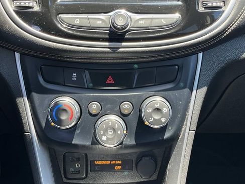 Used 2019 Chevrolet Trax LT w/ Driver Confidence Package FWD image 13