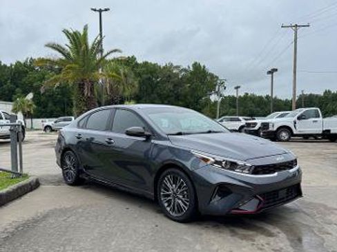 Used 2022 Kia Forte GT-Line w/ GT-Line Premium Package FWD image 4