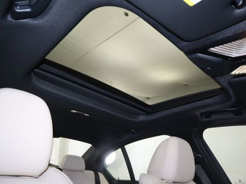 New 2026 BMW 330i Sedan w/ M Sport Package image 19