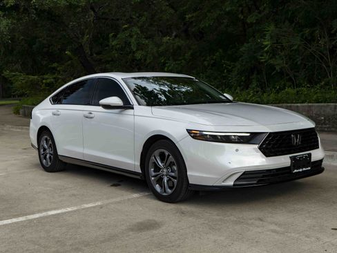 Used 2024 Honda Accord EX-L image 2