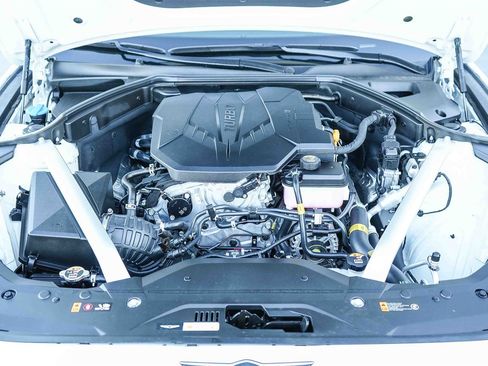 Used 2025 Genesis G70 2.5T image 27