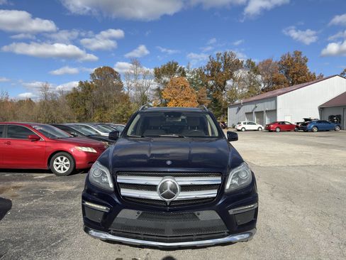 Used 2014 Mercedes-Benz GL 550 4MATIC w/ Driver Assistance Package image 4