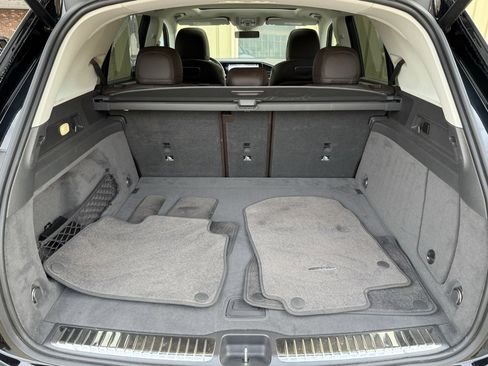 Used 2020 Mercedes-Benz GLE 350 4MATIC w/ AMG Line Exterior image 16