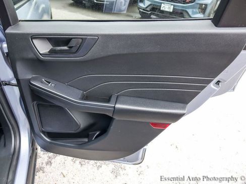 Used 2022 Ford Escape SE w/ SE Sport Appearance Package FWD image 24