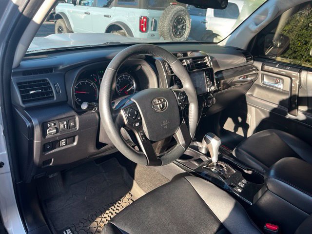 Used 2021 Toyota 4Runner TRD Off-Road Premium AWD/4WD image 9