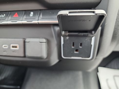 Certified 2024 Chevrolet Silverado 1500 Custom image 15