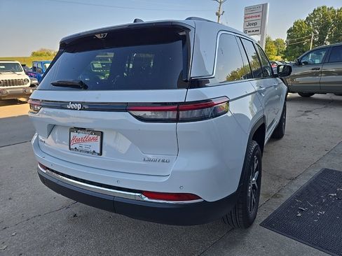 New 2025 Jeep Grand Cherokee Limited w/ Luxury Tech Group II image 10