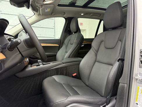 Certified 2024 Volvo XC90 B6 Plus w/ Protection Package Premier AWD/4WD image 13