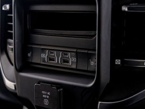 Used 2021 RAM 2500 Laramie AWD/4WD image 32