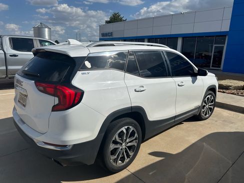 Used 2019 GMC Terrain SLT w/ Preferred Package FWD image 2