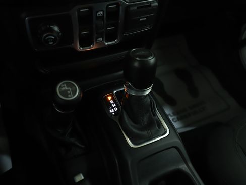 Used 2020 Jeep Gladiator Sport w/ Quick Order Package 24S image 22