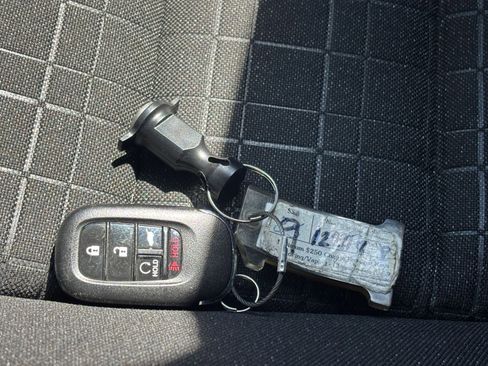 Used 2025 Honda HR-V Sport image 25