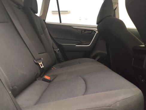 Used 2020 Toyota RAV4 LE AWD/4WD image 19