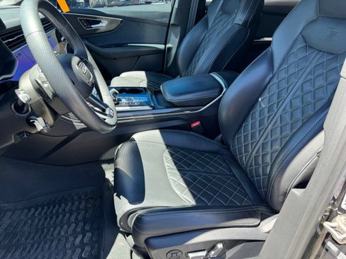 Used 2023 Audi SQ7 Prestige w/ Sport Package AWD/4WD image 11