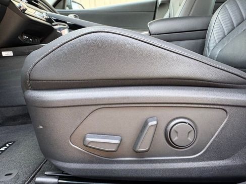 New 2026 Hyundai Elantra Limited image 9