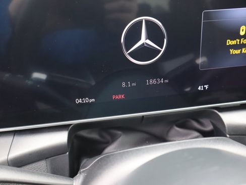 Used 2024 Mercedes-Benz GLC 300 4MATIC w/ AMG Line image 9