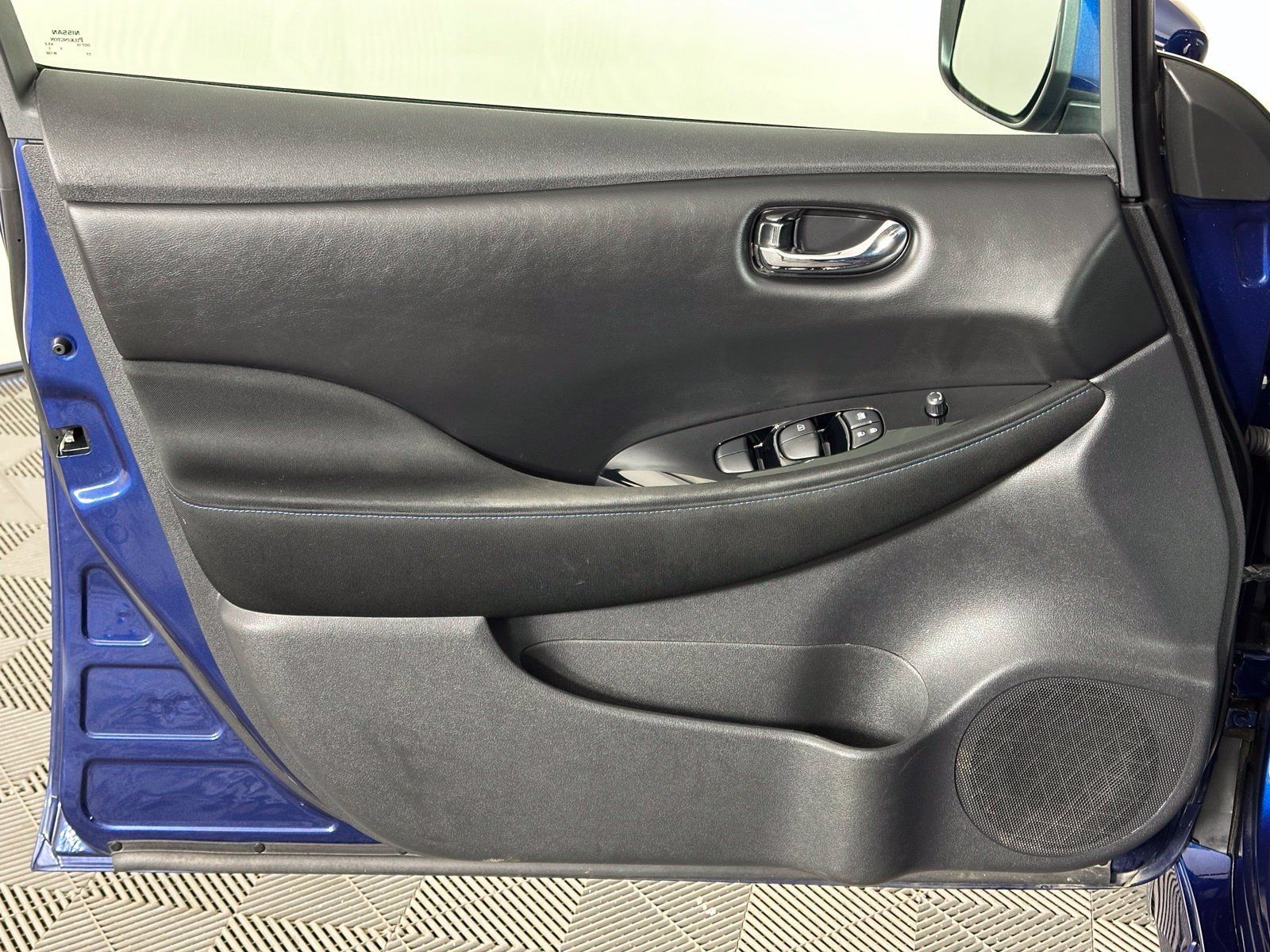 Used 2019 Nissan Leaf SV FWD image 28