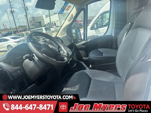 Used 2025 RAM ProMaster 2500 w/ Convenience Group image 2