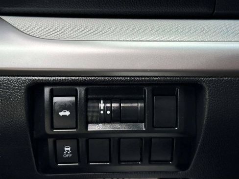 Used 2015 Subaru Legacy 2.5i Premium w/ Moonroof Package AWD/4WD image 28
