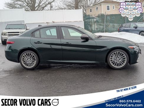 Used 2020 Alfa Romeo Giulia Ti image 2