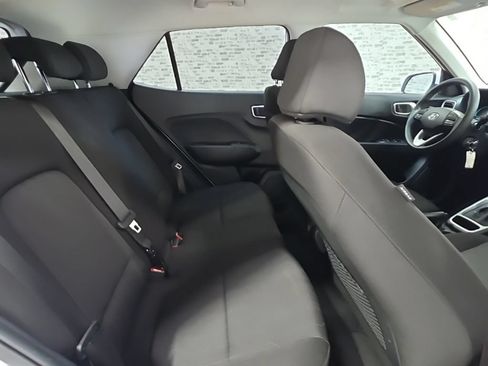 Certified 2025 Hyundai Venue SE FWD image 10
