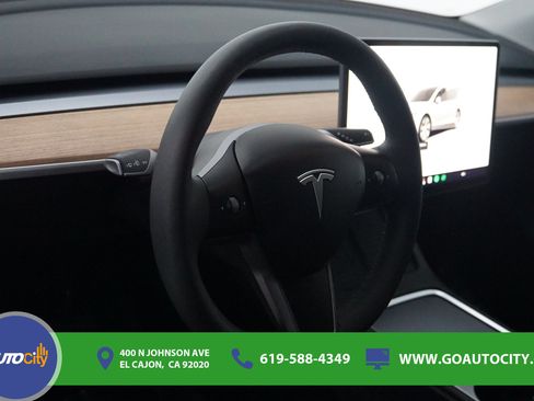Used 2024 Tesla Model Y Long Range AWD/4WD image 20