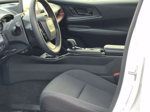 Used 2026 Toyota Prius Plug-In Hybrid image 15