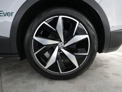 Used 2024 Volkswagen ID.4 Pro S image 8