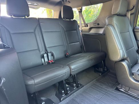 Used 2022 Chevrolet Suburban Z71 w/ Luxury Package AWD/4WD image 30