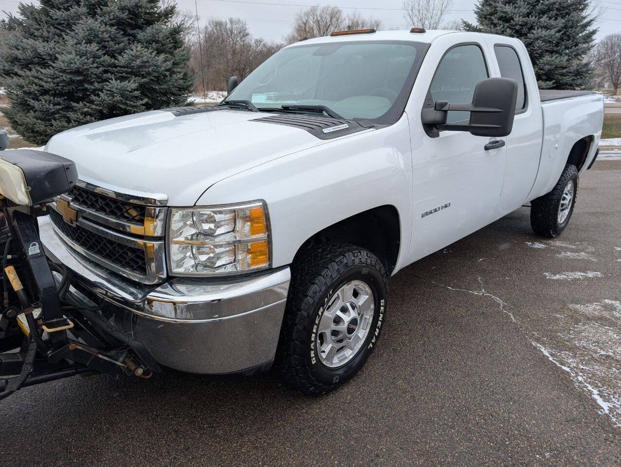 Used 2013 Chevrolet Silverado 2500 W/T w/ Snow Plow Prep Package AWD/4WD image 6